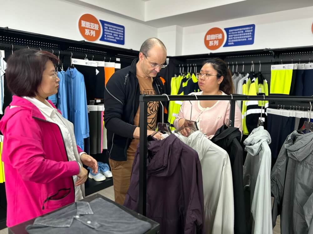 Sådan finder du en T-shirt-producent