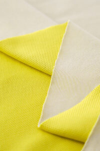 허니콤 메시 소재의 쿨링 항균 슬리브리스 티