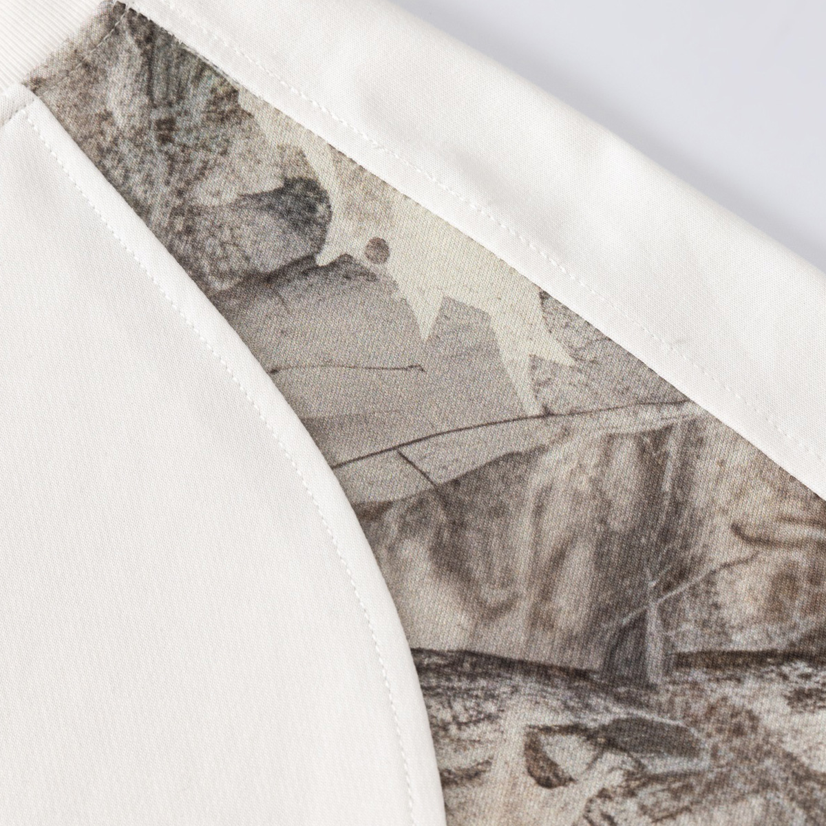 メンズ・デコンストラクテッド・カモフラージュ半袖Tシャツ