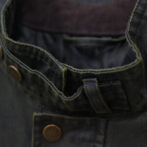 Каменная куртка военного зеленого цвета - из смеси холста с несколькими карманами для долговечной работы и повседневной носки