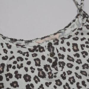Set pigiama donna con cami e pantaloni con stampa leopardo Set pigiama donna con cami e pantaloni con stampa leopardo